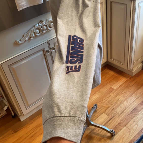 NWOT NFL NY GIANTS LONG SLEEVE LOGO TEE SHIRT Reduced w $4.99 Reduced Ship👏🏻❤️ - Picture 6 of 10